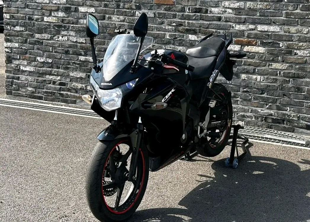 혼다 CBR125 16년식 요시무라 머플러 구변O 이미지