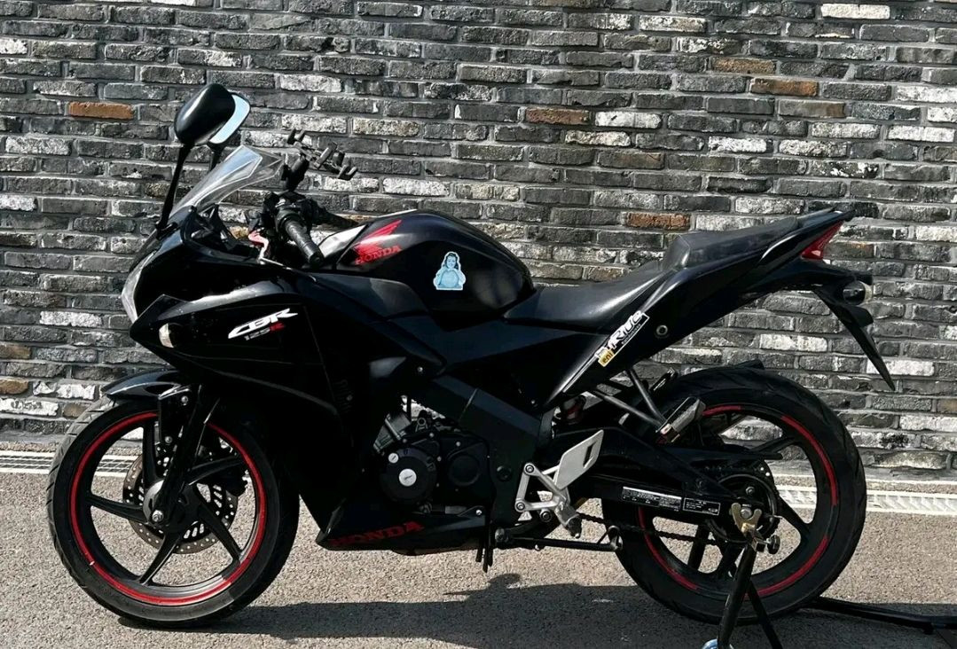 혼다 CBR125 16년식 요시무라 머플러 구변O 이미지