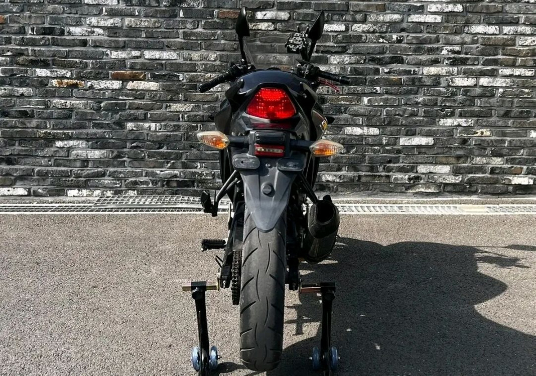 혼다 CBR125 16년식 요시무라 머플러 구변O 이미지