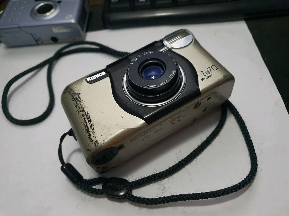 코니카 z-up 70 super 필름카메라 / 빈티지 레트로 로모 앤틱 y2k 감성 필카 일본 인테리어 이미지