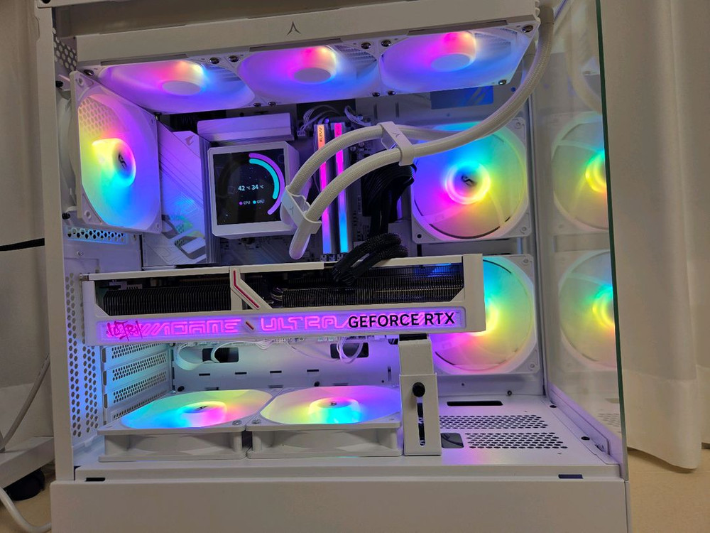 9800x3d, b850m wifi, rtx 5080 화이트 초고사양pc 이미지