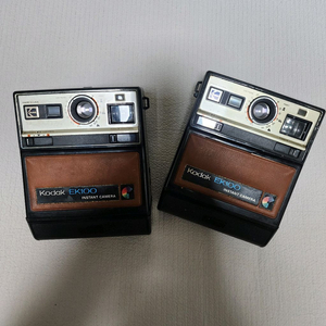 코닥 EK 100 즉석카메라 2대 장식용 이미지