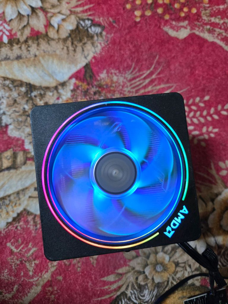 AMD Wraith Prism 프리즘 CPU 쿨러 이미지