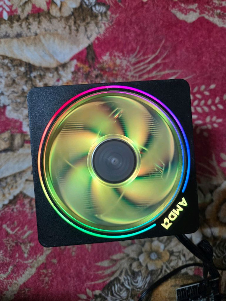 AMD Wraith Prism 프리즘 CPU 쿨러 이미지