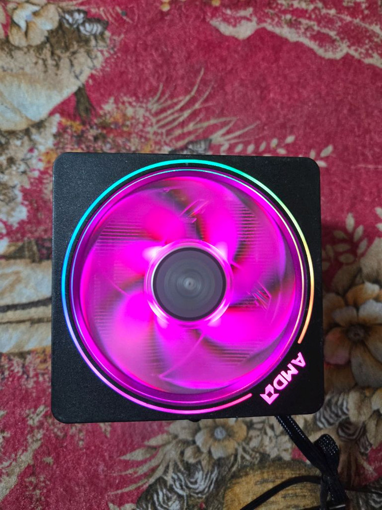 AMD Wraith Prism 프리즘 CPU 쿨러 이미지