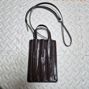 조셉앤스테이시 럭키플리츠 폰백 이미지