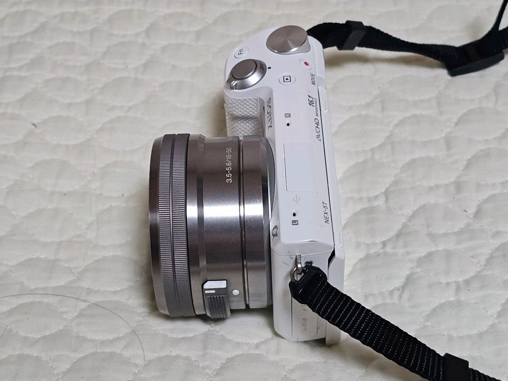 소니 NEX-5T 미러리스 카메라 이미지