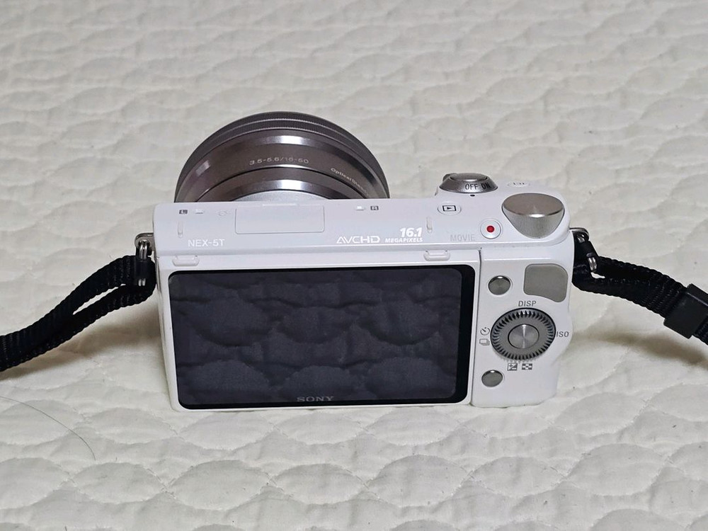 소니 NEX-5T 미러리스 카메라 이미지