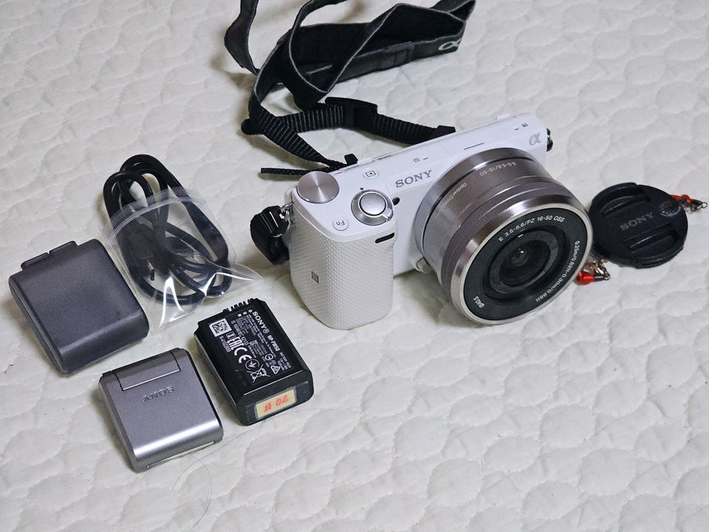 소니 NEX-5T 미러리스 카메라 이미지