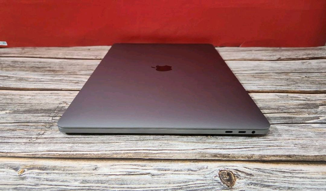 초고사양 노트북 맥북 프로 i9 cpu ram 64g ssd1tera 외장그래픽 이미지