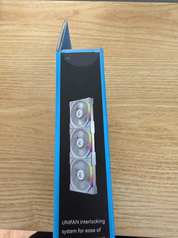 리안리 UNI FAN SL WIRELESS REVERSE 120 화이트 (미개봉) 팝니다 이미지