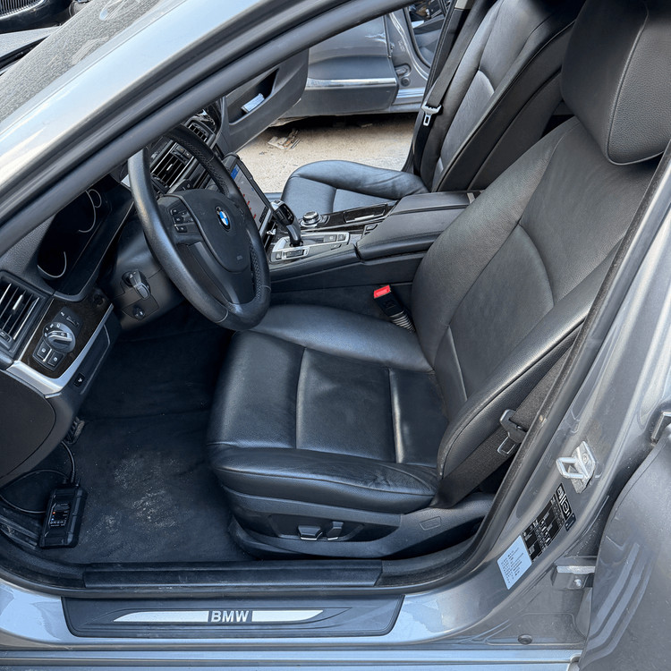 BMW 520D F10 / 실내 or 전장 및 외장 부품 판매합니다 이미지
