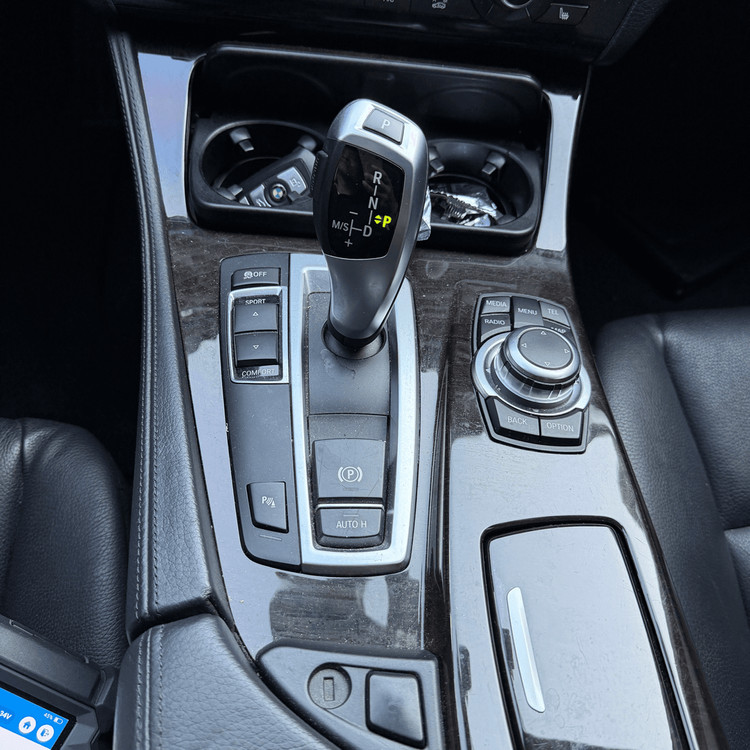 BMW 520D F10 / 실내 or 전장 및 외장 부품 판매합니다 이미지