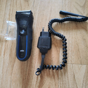 브라운 전기면도기 세트 이미지