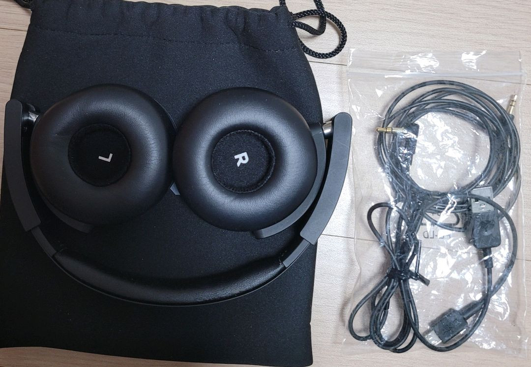 AKG y50bt 헤드폰 이미지