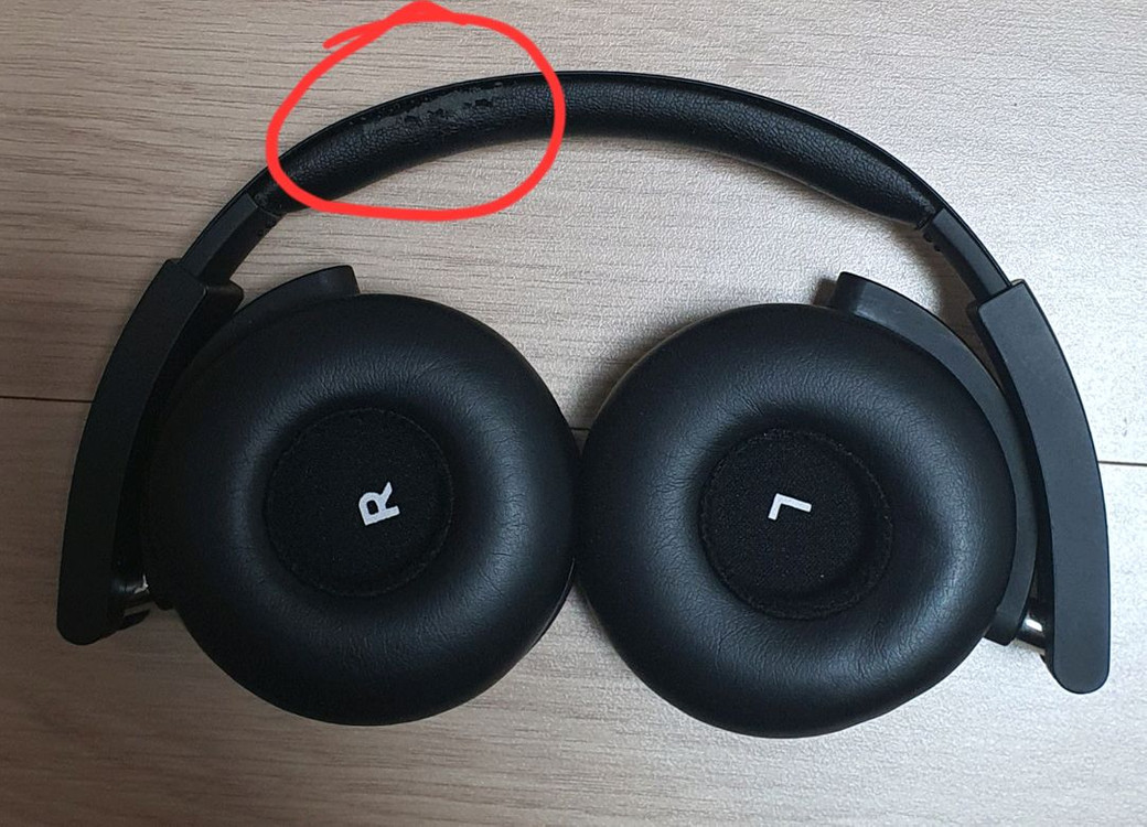AKG y50bt 헤드폰 이미지