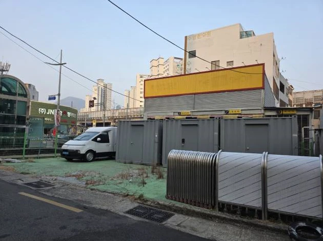 컨테이너 창고 이미지
