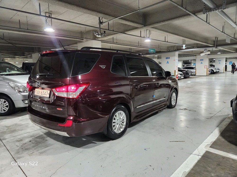 코란도투리스모 TX4륜 9인승 모델 2017 년식 67,000km 이미지