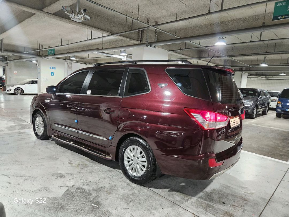 코란도투리스모 TX4륜 9인승 모델 2017 년식 67,000km 이미지