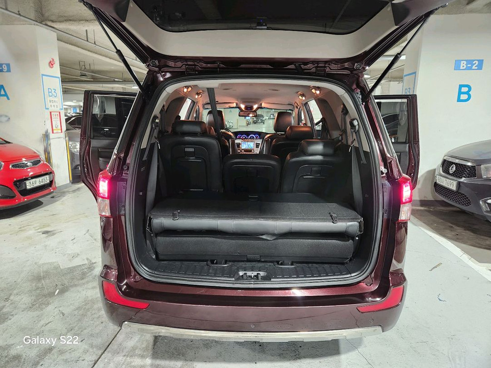 코란도투리스모 TX4륜 9인승 모델 2017 년식 67,000km 이미지