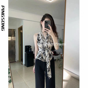 플라워 패턴 민소매 블라우스 홀터넥 이미지
