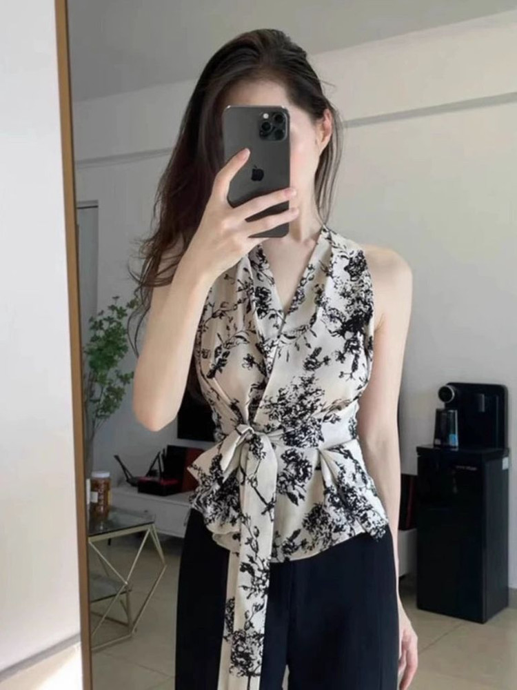 플라워 패턴 민소매 블라우스 홀터넥 이미지