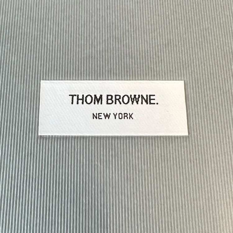톰브라운 삼선 페블 그레인 레더 카드 홀더 카드지갑 새제품 팝니다. Thom Browne MAW020L-00198 이미지