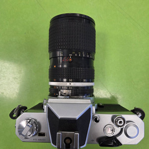 니콘 NIKOMAT 필름카메라 + 35-70mm 3.5고정렌즈 세트 판매합니다 이미지