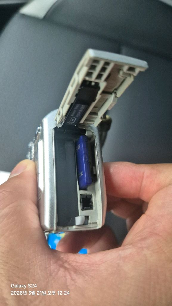 소니 사이버샷 DSC-P100 디지털카메라 이미지