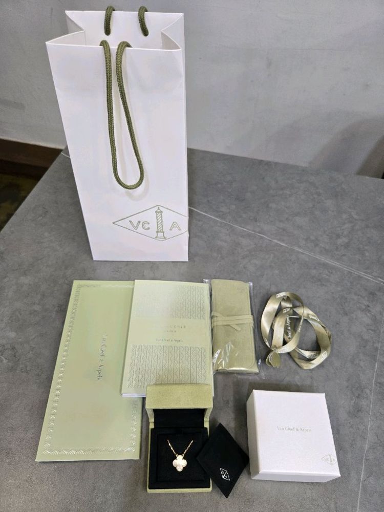 (새상품)반클리프 빈티지 알함브라 마더오브 펄 목걸이 이미지