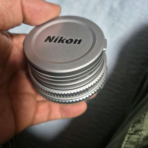 니콘 실버 45mm 2.8p 팬케잌렌즈 이미지