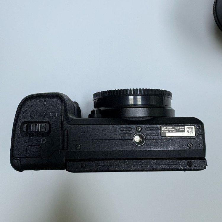소니 A6400 (18-105) 이미지