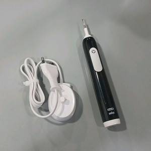 오랄비 PRO1000 전동칫솔 블랙 이미지
