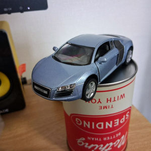 아우디 R8 모형 자동차 이미지