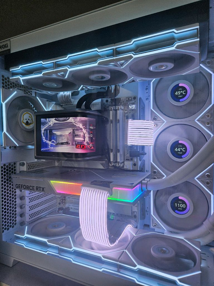 리안리 풀셋팅 9800x3d 5080 냅튠 수냉그래픽카드 이미지