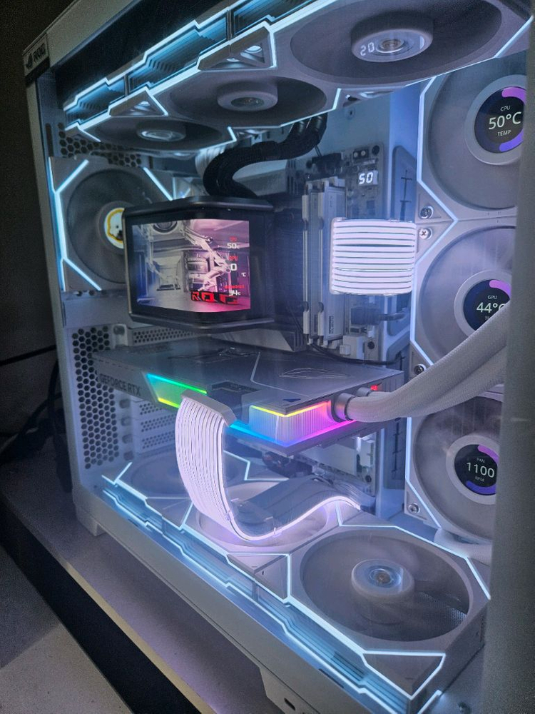 리안리 풀셋팅 9800x3d 5080 냅튠 수냉그래픽카드 이미지