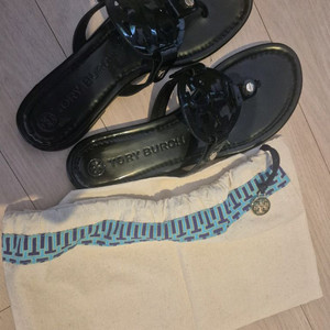 토리버치 쪼리 이미지