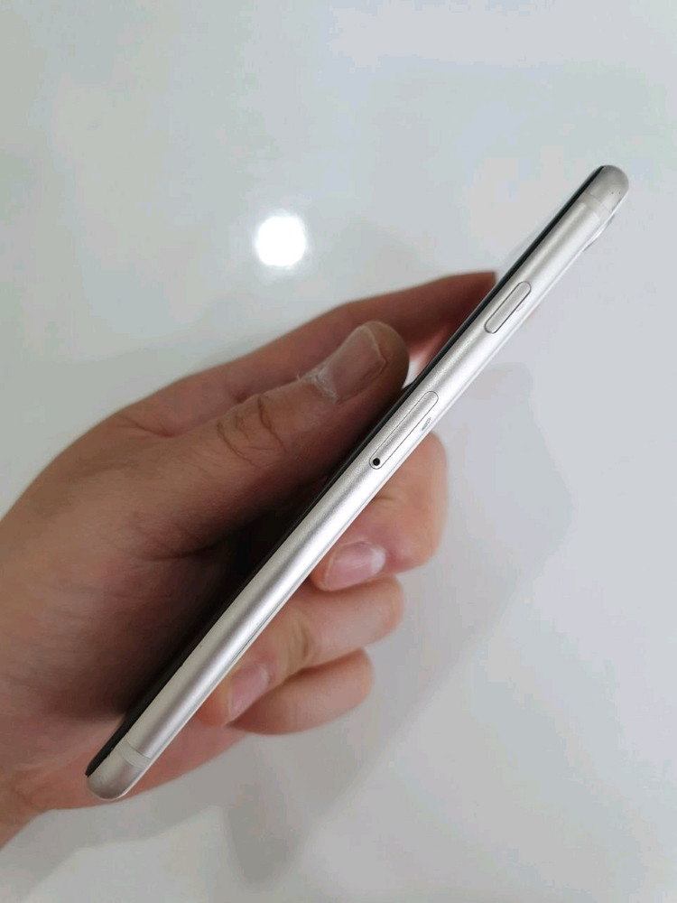 아이폰SE3 128G 무잔상 중고폰 공기계 이미지