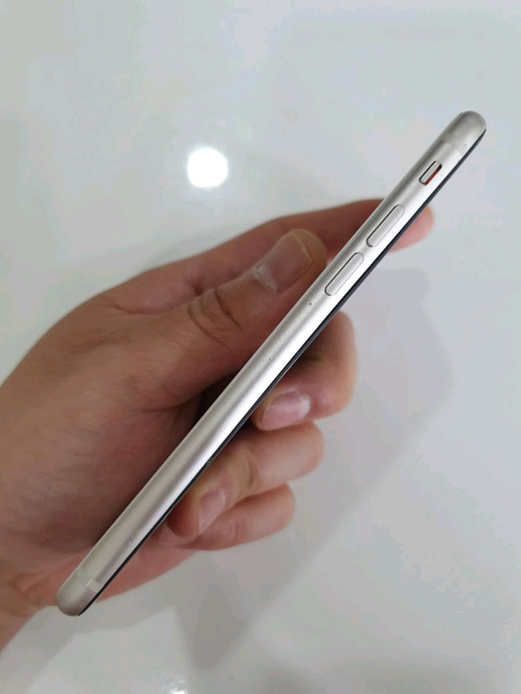 아이폰SE3 128G 무잔상 중고폰 공기계 이미지