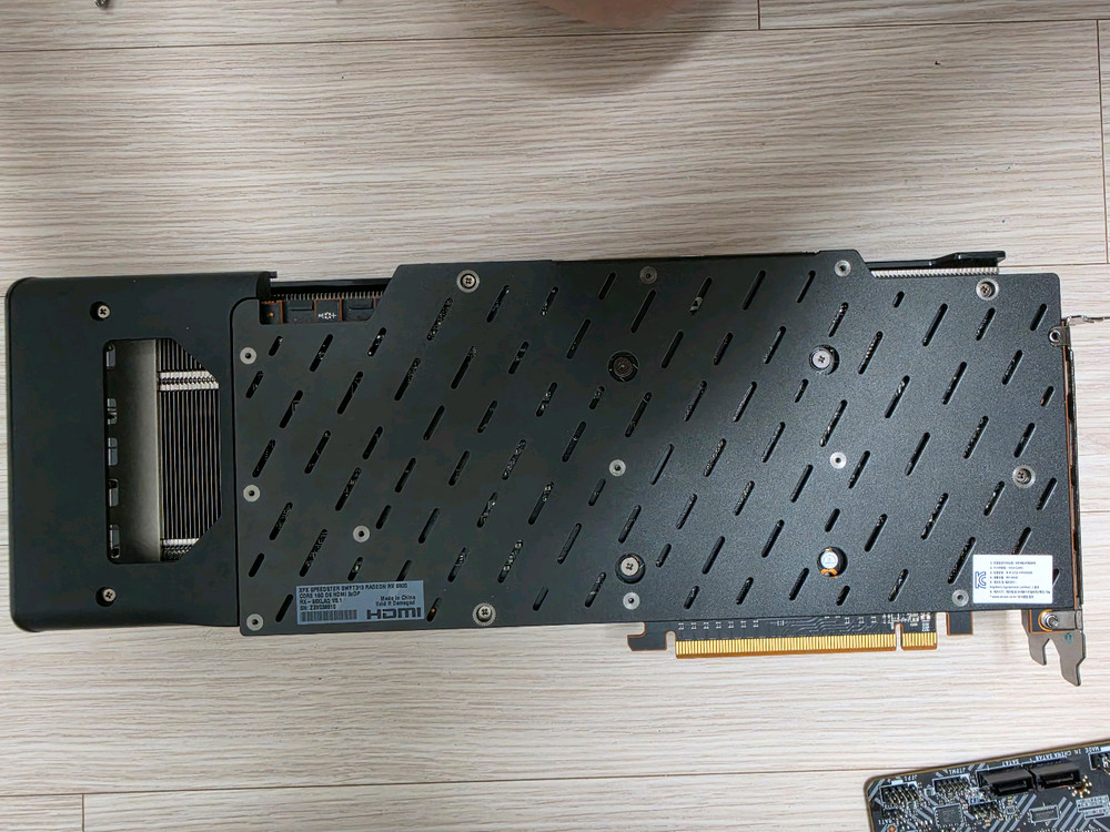 XFX 라데온 RX 6800 Swift 319 그래픽카드 이미지