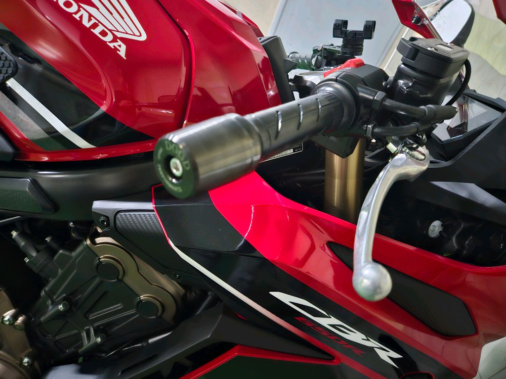 혼다 cbr650r 2100키로 팝니다 이미지