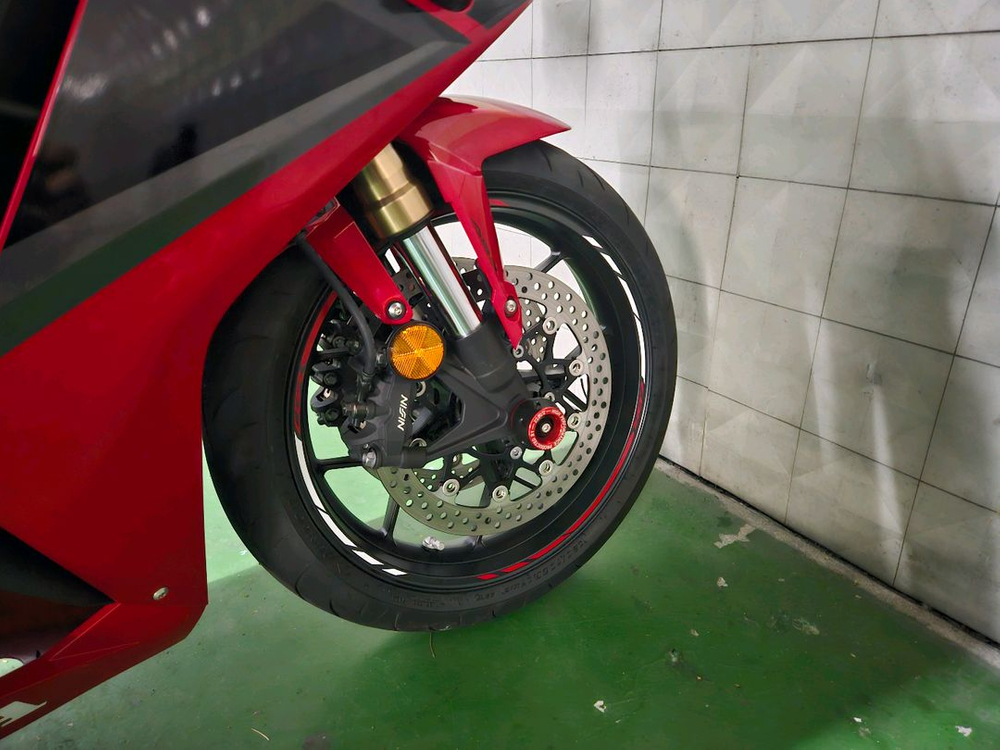 혼다 cbr650r 2100키로 팝니다 이미지