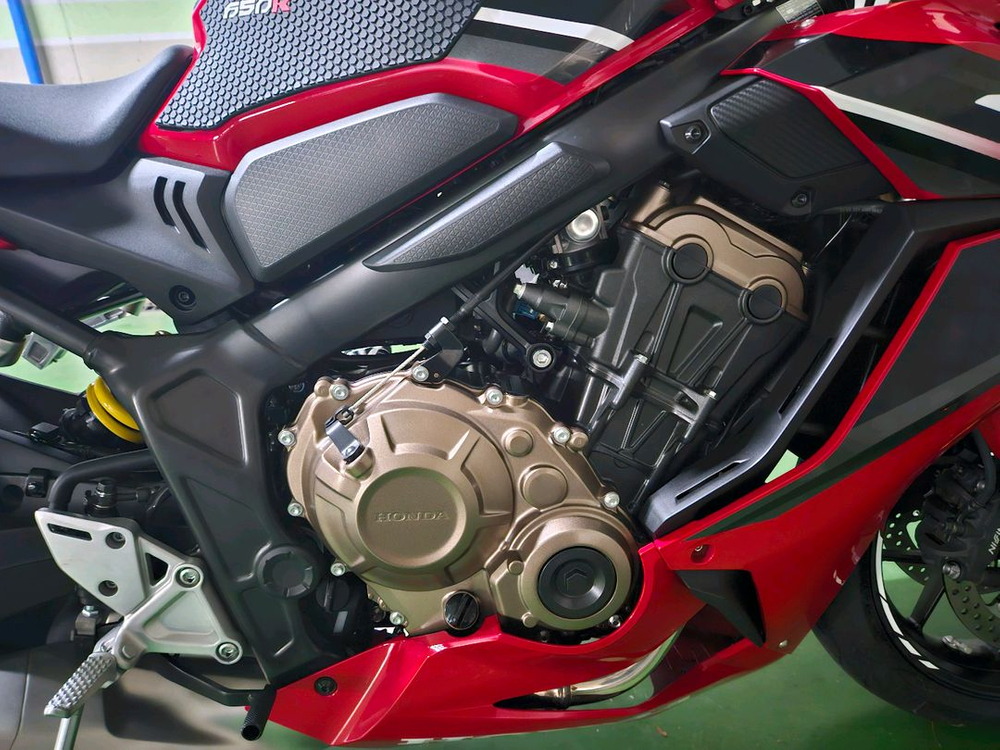 혼다 cbr650r 2100키로 팝니다 이미지