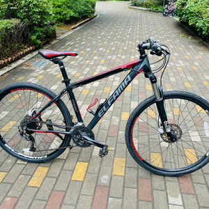 상태 아주 좋습니다. 산악용 MTB자전거 입니다. 엘파마 맥스 M570. 이미지