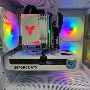 화이트 AMD RYZEN 7 5700X, RTX 5060TI 이미지