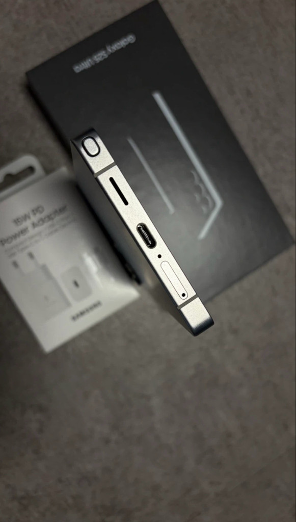 S급 갤럭시S25 울트라 1TB 화이트 판매합니다. 이미지