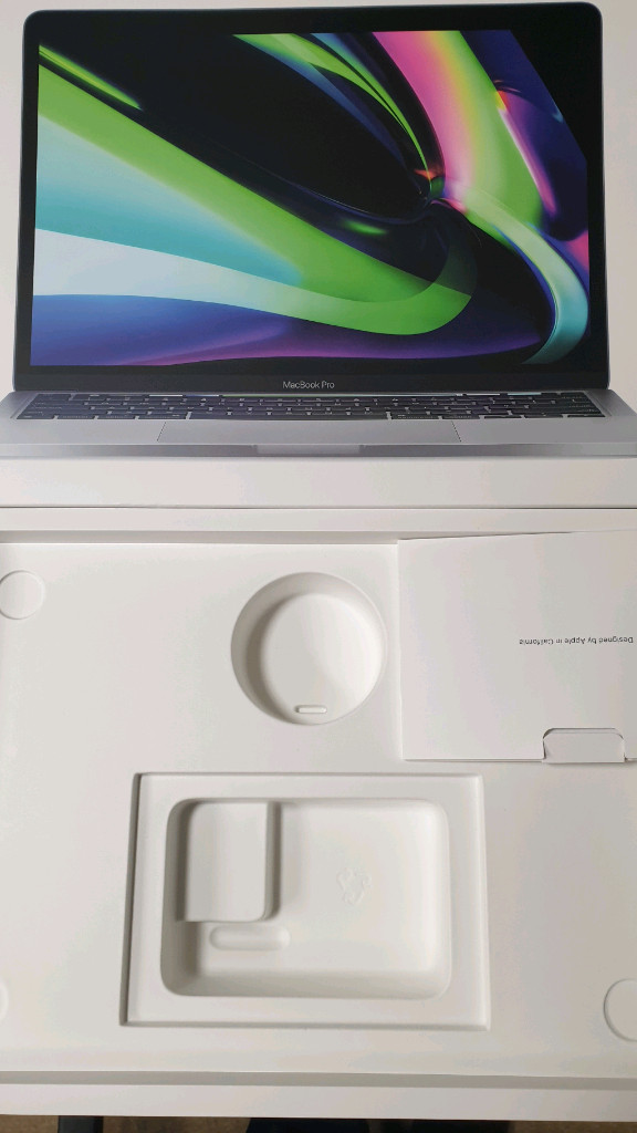 Apple MacBook Pro 13인치 M1 16GB 512GB 이미지
