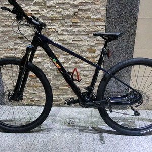 풀카본 MTB 자전거 이미지