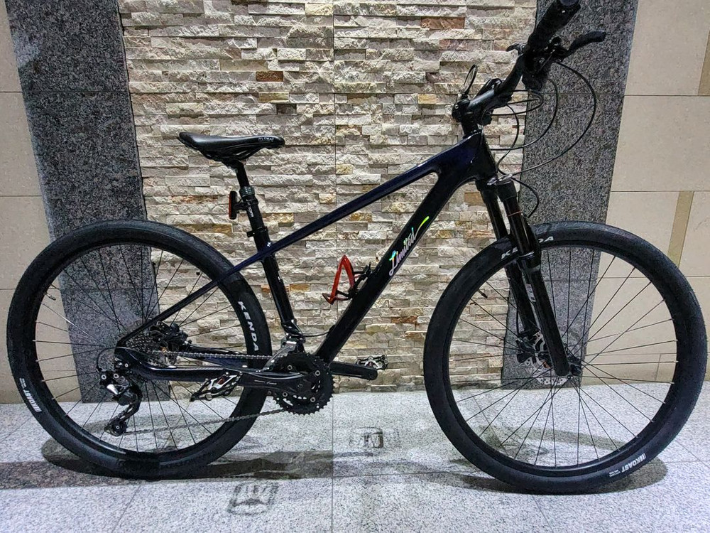 풀카본 MTB 자전거 이미지