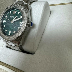 베르사체 시계 정품 풀박스 미사용 새제품 42mm 남자 명품시계 이미지